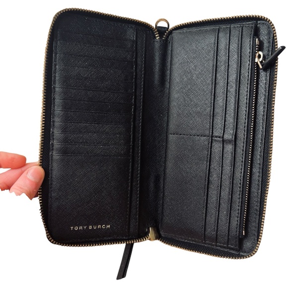 Tory Burch Robinson Perforated Continental Wallet - Picture 4 of 4